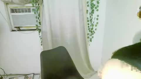 ohmyalessandraxcx online show from October 9, 2025, 12:03 pm