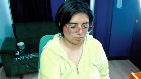Snapshot of ohmysqueak chatting on April 10, 2026, 11:37 am ohmysqueak online show from April 10, 2026, 11:37 am