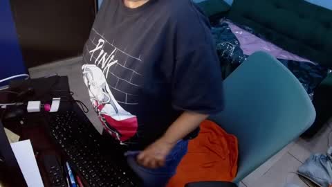 ohmysqueak online show from July 1, 2026, 3:08 am