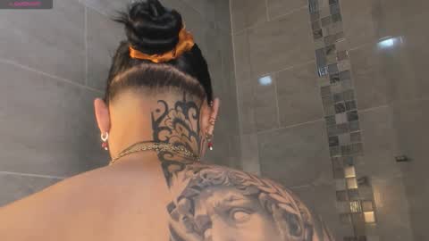 ohyesly_ online show from March 8, 2026, 8:18 am