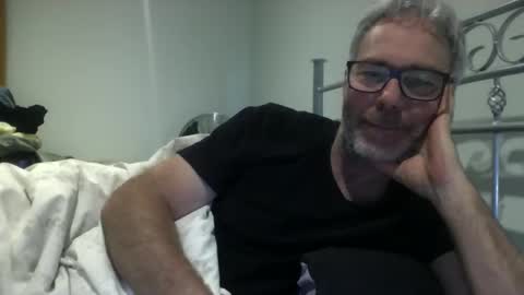 oiledcouple1 online show from October 29, 2025, 9:11 am