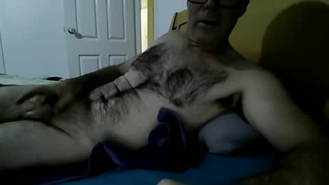 oiledcouple1 online show from July 15, 2026, 7:35 am