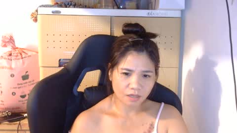 oinjer09 online show from June 25, 2026, 6:01 pm