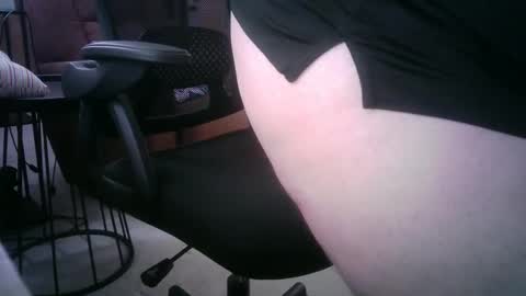 okiehard1 online show from October 11, 2025, 2:44 am