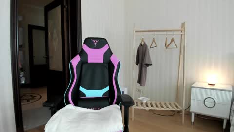 Snapshot of oksanafedorova chatting on March 3, 2025, 9:44 am Welcome to my fans page online show from March 3, 2025, 9:44 am