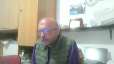 Snapshot of olak21 chatting on November 7, 2025, 10:37 am olak21 online show from November 7, 2025, 10:37 am