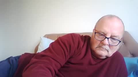 Snapshot of old_fkr chatting on December 24, 2024, 12:00 pm old_fkr online show from December 24, 2024, 12:00 pm