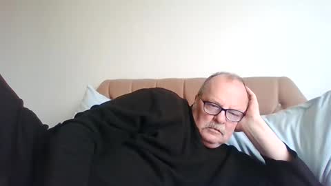 Snapshot of old_fkr chatting on March 4, 2025, 9:51 am old_fkr online show from March 4, 2025, 9:51 am