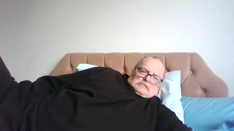 Snapshot of old_fkr chatting on March 5, 2025, 10:44 am old_fkr online show from March 5, 2025, 10:44 am