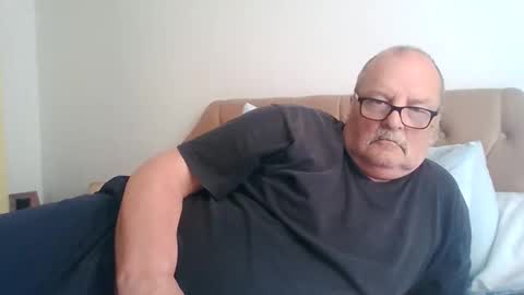 Snapshot of old_fkr chatting on September 8, 2025, 3:00 pm old_fkr online show from September 8, 2025, 3:00 pm