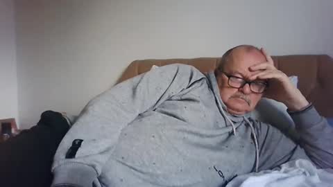 old_fkrr_ online show from November 22, 2025, 11:53 am