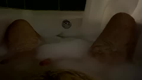 Snapshot of oldbones2 chatting on January 11, 2025, 2:30 am oldbones2 online show from January 11, 2025, 2:30 am