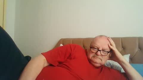 oldfkr69 online show from March 3, 2026, 4:02 pm