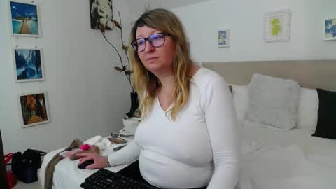 Olga Pavlova online show from April 4, 2026, 12:35 pm