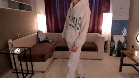 Oli online show from June 30, 2026, 2:12 am