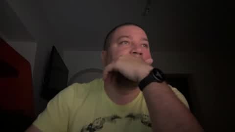 Snapshot of oliver841119 chatting on April 3, 2026, 7:45 pm Oliver84 online show from April 3, 2026, 7:45 pm