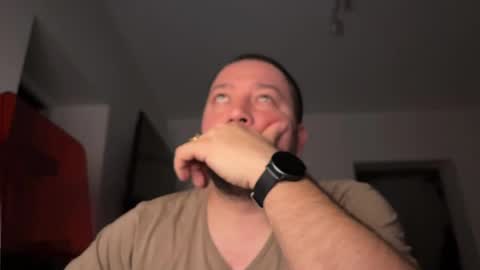 Snapshot of oliver841119 chatting on April 11, 2026, 10:03 pm Oliver84 online show from April 11, 2026, 10:03 pm