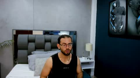 Oliver Blanc online show from April 15, 2026, 11:50 am