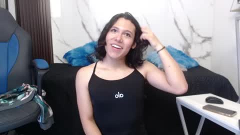 Snapshot of oliver__brown chatting on May 10, 2026, 10:37 pm Oliver online show from May 10, 2026, 10:37 pm