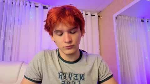 Snapshot of oliver_big19 chatting on October 1, 2025, 11:27 am oliver_big19 online show from October 1, 2025, 11:27 am