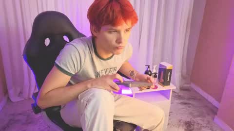 Snapshot of oliver_big19 chatting on October 6, 2025, 12:13 pm oliver_big19 online show from October 6, 2025, 12:13 pm