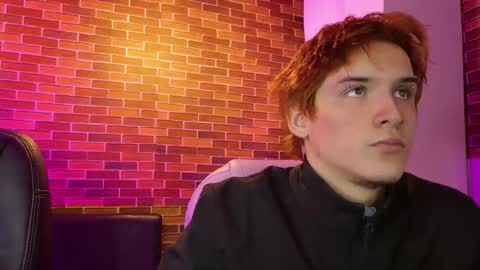 Snapshot of oliver_big19 chatting on October 21, 2025, 11:44 am oliver_big19 online show from October 21, 2025, 11:44 am