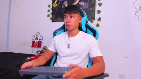 Oliver bray online show from December 25, 2024, 10:59 pm