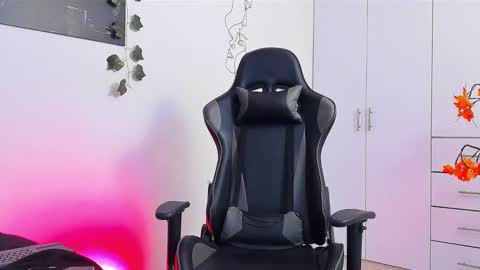 Oliver bray online show from February 1, 2026, 12:20 am