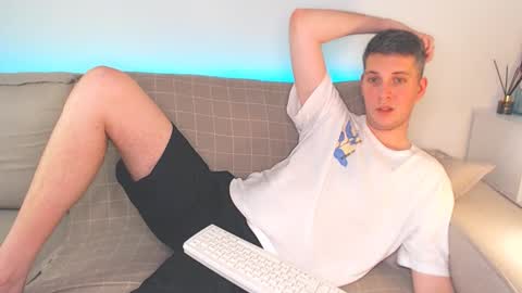 Snapshot of oliver_hort chatting on January 23, 2025, 7:29 pm Oliver online show from January 23, 2025, 7:29 pm