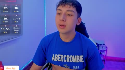 oliveeer online show from November 12, 2025, 2:01 am