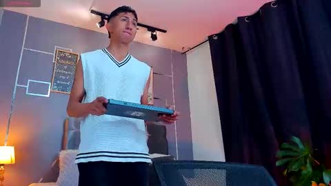 oliver mr  online show from November 4, 2025, 12:15 pm