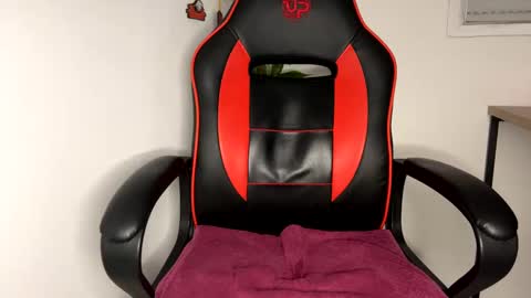 Oliver online show from March 6, 2025, 11:31 pm