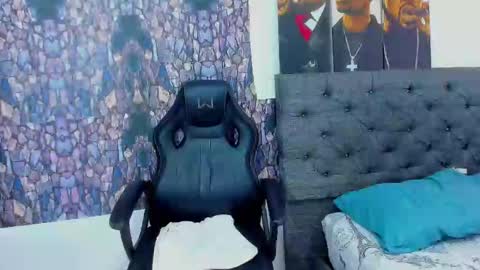 oliver_smith_2 online show from February 22, 2025, 5:13 pm