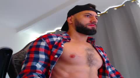 oliver online show from November 1, 2025, 1:13 pm