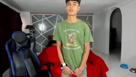 oliverhot2005 online show from January 31, 2025, 6:25 pm