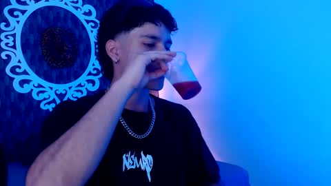 Snapshot of olivermorgan69 chatting on March 12, 2025, 7:28 pm Oliver online show from March 12, 2025, 7:28 pm
