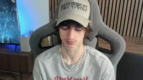 oliverrgroove online show from April 22, 2026, 9:22 am