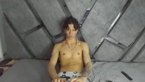 Snapshot of oliverthompson_01 chatting on October 7, 2025, 7:05 am oliverthompson_01 online show from October 7, 2025, 7:05 am