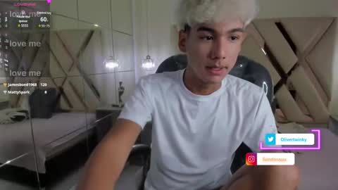 Snapshot of olivertwinky_ chatting on September 25, 2025, 3:49 pm Oliver online show from September 25, 2025, 3:49 pm