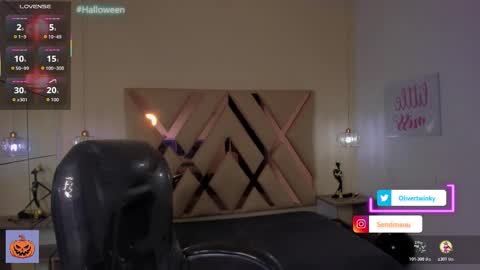 Snapshot of olivertwinky_ chatting on October 20, 2025, 2:28 pm Oliver online show from October 20, 2025, 2:28 pm