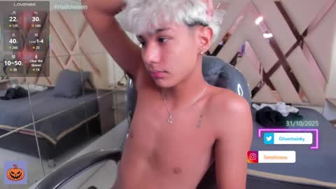 Snapshot of olivertwinky_ chatting on October 25, 2025, 2:56 pm Oliver online show from October 25, 2025, 2:56 pm