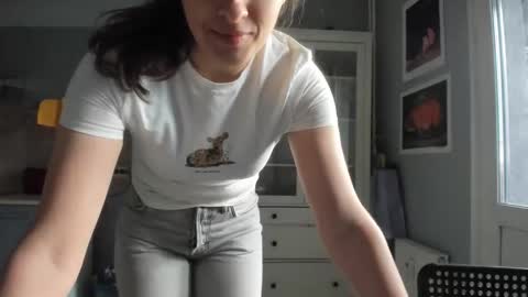 olivia__dream online show from May 5, 2026, 3:42 pm