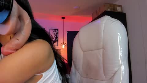 Olivia online show from February 1, 2025, 10:26 am