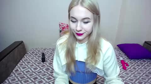 olivia_graceee online show from March 10, 2025, 6:12 pm