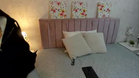 olivia online show from November 8, 2025, 4:56 am