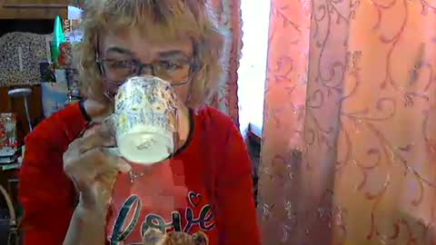 Olivia Mia online show from April 29, 2026, 9:46 am