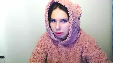 Olivia online show from September 18, 2025, 3:19 am