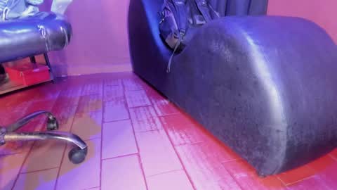   online show from February 18, 2025, 1:00 pm