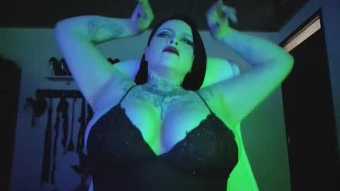   online show from November 13, 2025, 1:21 pm