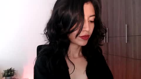 oliviaaa__ online show from January 3, 2025, 5:42 pm
